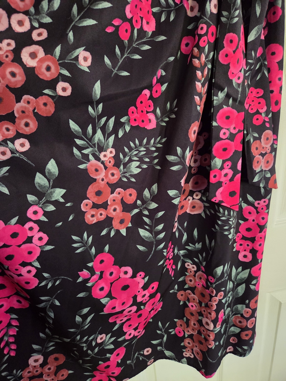 Women’s Black Maxi Wrap Dress with Pink Floral Print XL Fits Like Large - Picture 2 of 7